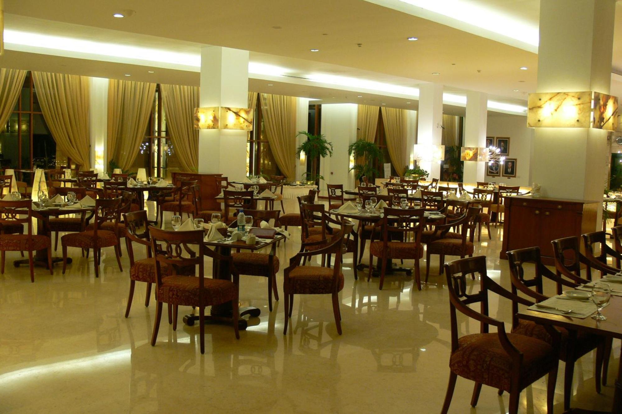 Zaver Pearl Continental, Gwādar Exterior foto